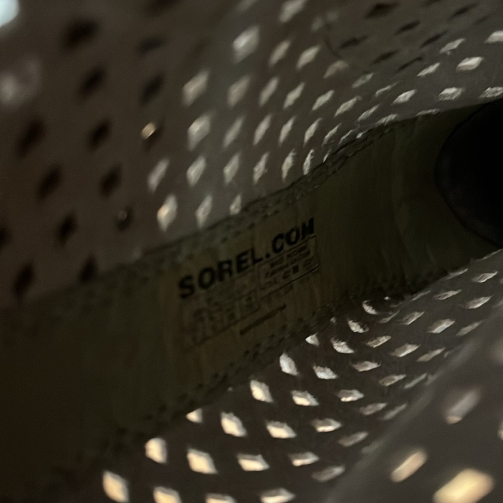 Sorel pull on boot - Picture 9 of 15